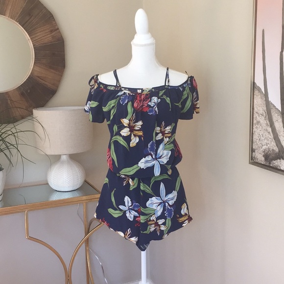 NWOT size 2P. Amanda Uprichard blue floral romper - Picture 2 of 2